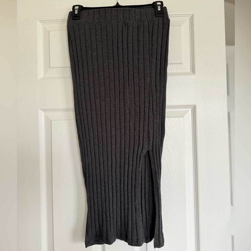 Slit hem Rib-knit pencil skirt